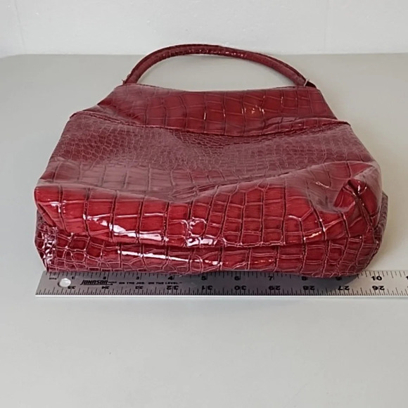 Burgundy Croc Embossed Handbag Purse Magnetic Snap Closure Approx 11"X10" - Picture 5 of 16